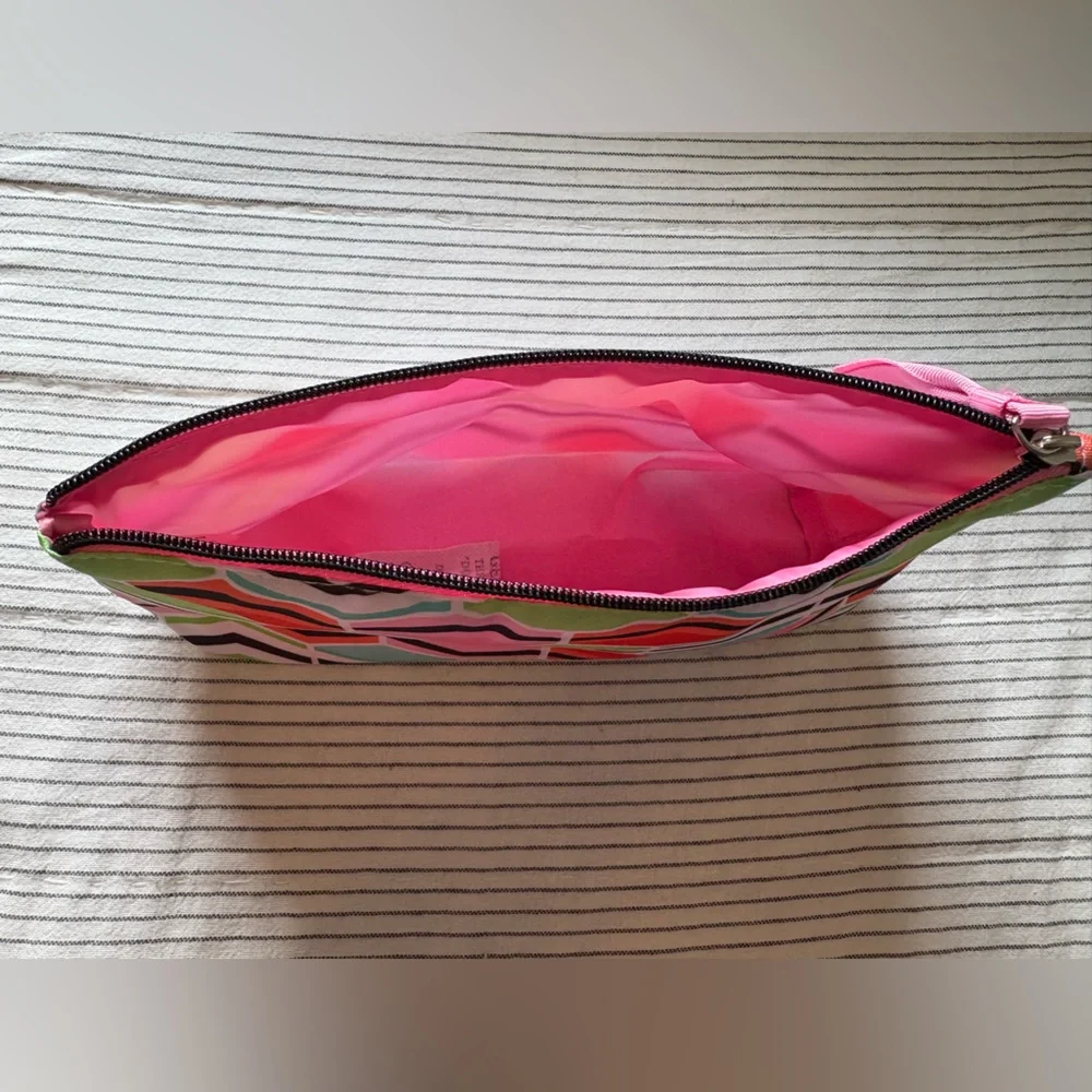 Clinique makeup pouch — new!